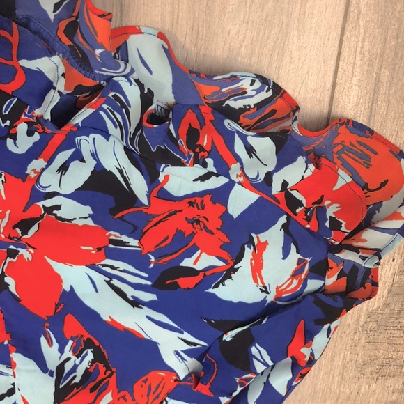 Summer shorts with ruffles - Picture 2 of 2